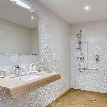 Hotell Western Portes D'aquitaine Agen Sud 3*